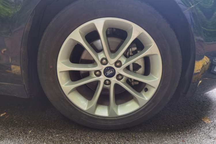 Used Ford Mondeo 2020 EcoBoost 200 Stylish Model Right Front Wheel Hub