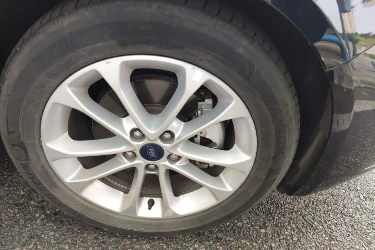 Used Ford Mondeo 2020 EcoBoost 180 Stylish Model Right Front Wheel Hub