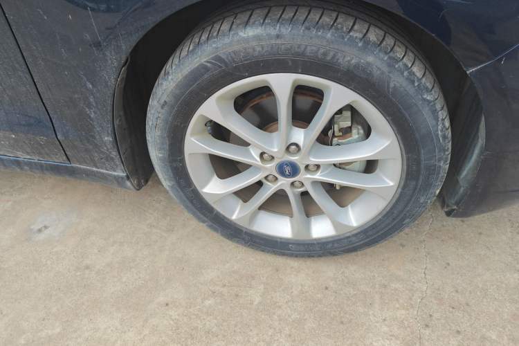 Used Ford Mondeo 2020 EcoBoost 180 Stylish Model Right Front Wheel Hub
