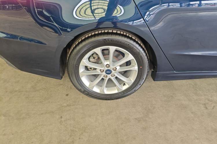 Used Ford Mondeo 2020 EcoBoost 180 Stylish Model Right Rear Wheel Hub