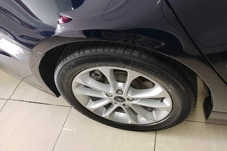 Used Ford Mondeo 2020 EcoBoost 180 Stylish Model Right Rear Wheel Hub