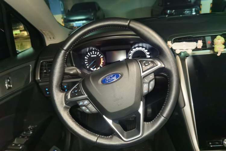 Used Ford Mondeo 2020 EcoBoost 200 Stylish Model Steering Wheel