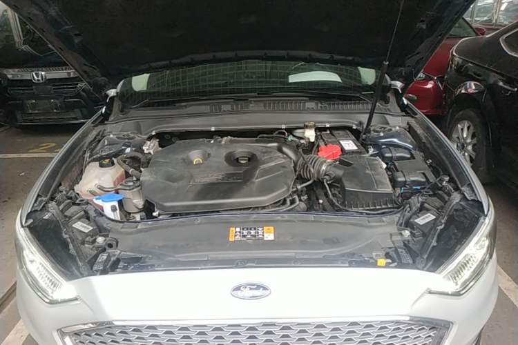 Used Ford Mondeo 2020 EcoBoost 200 Luxury Model Engine Bay