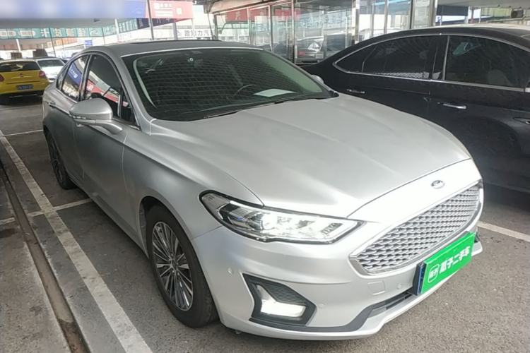 Used Ford Mondeo 2020 EcoBoost 200 Luxury Model Front Right 45 Deg
