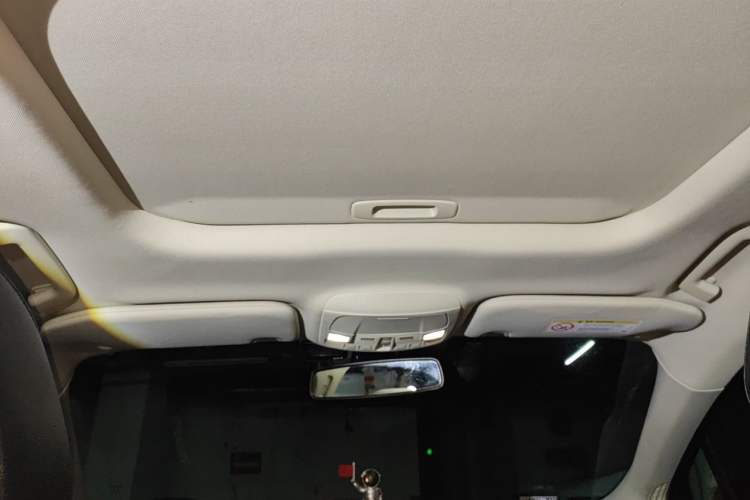 Used Ford Mondeo 2020 EcoBoost 200 Luxury Model Headliner