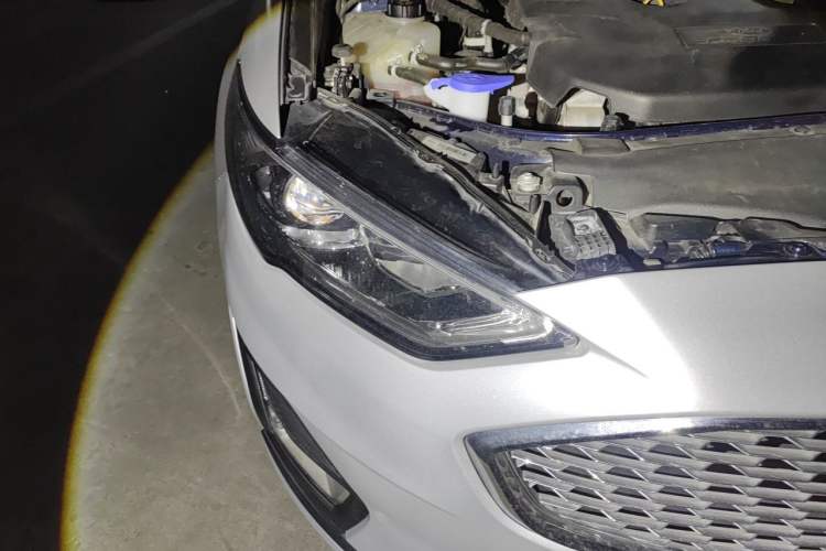 Used Ford Mondeo 2020 EcoBoost 200 Luxury Model Right Front Headlight