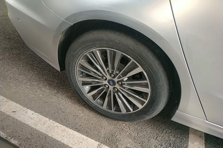 Used Ford Mondeo 2020 EcoBoost 200 Luxury Model Right Rear Wheel Hub