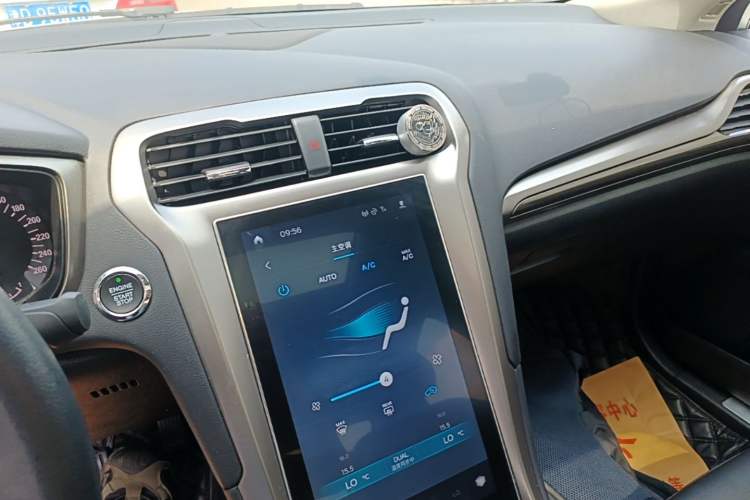 Used Ford Mondeo 2020 EcoBoost 180 Stylish Model Audio And AC Panel