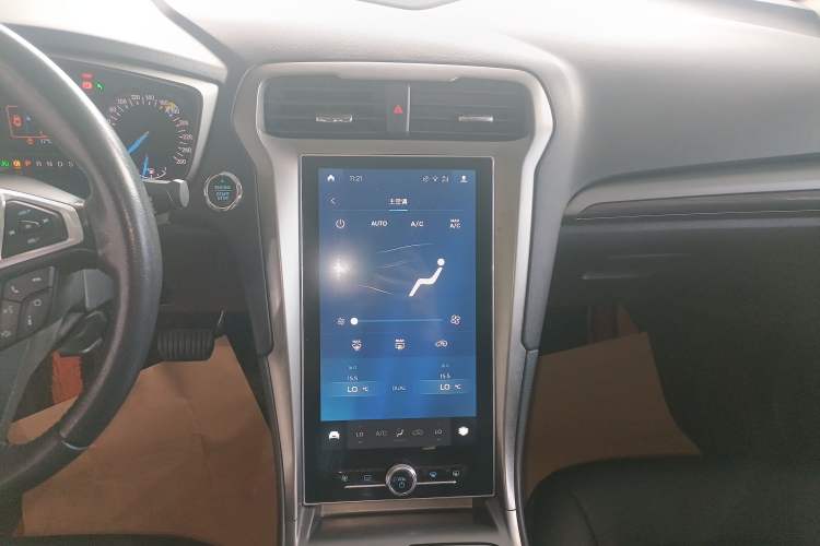Used Ford Mondeo 2020 EcoBoost 180 Stylish Model Audio And AC Panel