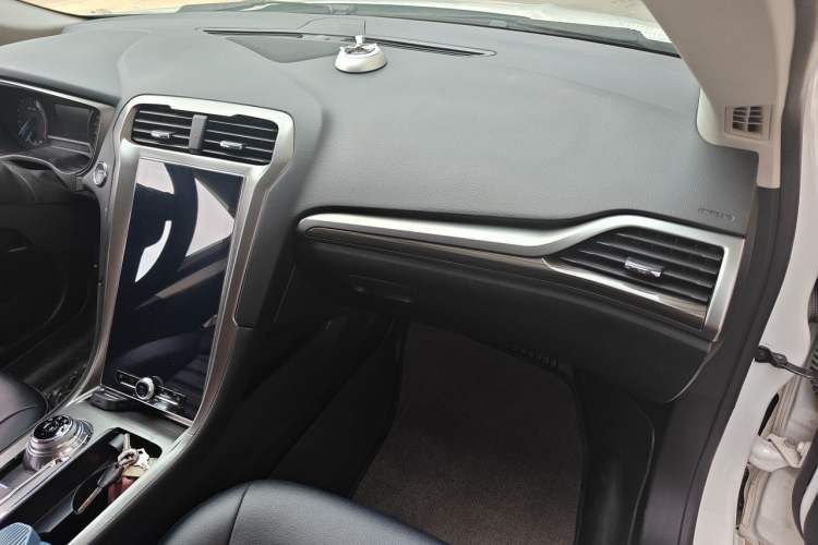 Used Ford Mondeo 2020 EcoBoost 180 Stylish Model Audio And AC Panel