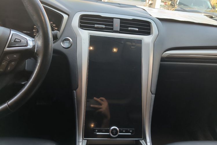 Used Ford Mondeo 2020 EcoBoost 180 Stylish Model Audio And AC Panel