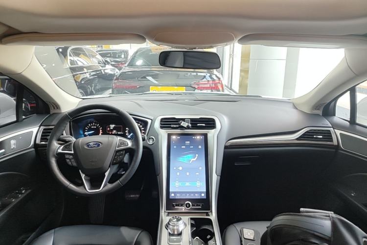 Used Ford Mondeo 2020 EcoBoost 180 Stylish Model Center Console