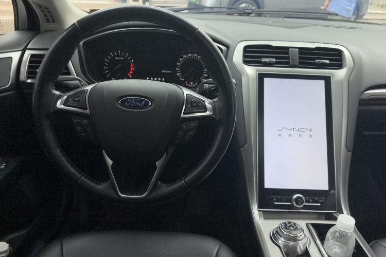 Used Ford Mondeo 2020 EcoBoost 180 Stylish Model Center Console