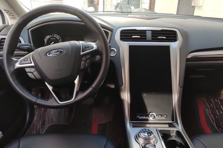 Used Ford Mondeo 2020 EcoBoost 180 Stylish Model Center Console
