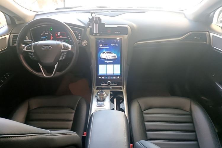 Used Ford Mondeo 2020 EcoBoost 180 Stylish Model Center Console