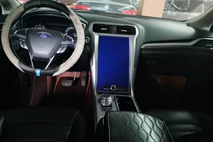 Used Ford Mondeo 2020 EcoBoost 180 Stylish Model Center Console