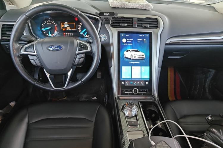 Used Ford Mondeo 2020 EcoBoost 180 Stylish Model Center Console