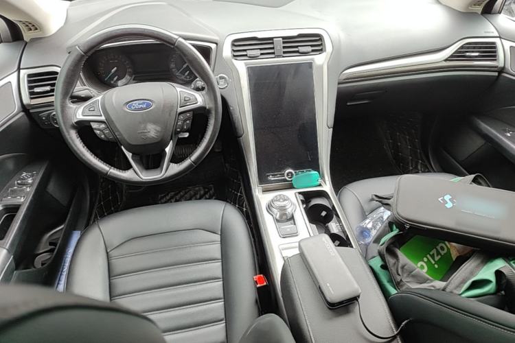 Used Ford Mondeo 2020 EcoBoost 180 Stylish Model Center Console
