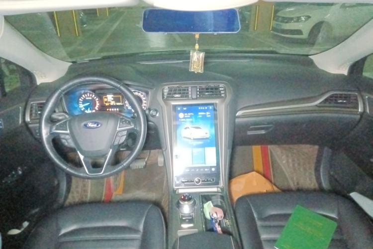 Used Ford Mondeo 2020 EcoBoost 180 Stylish Model Center Console
