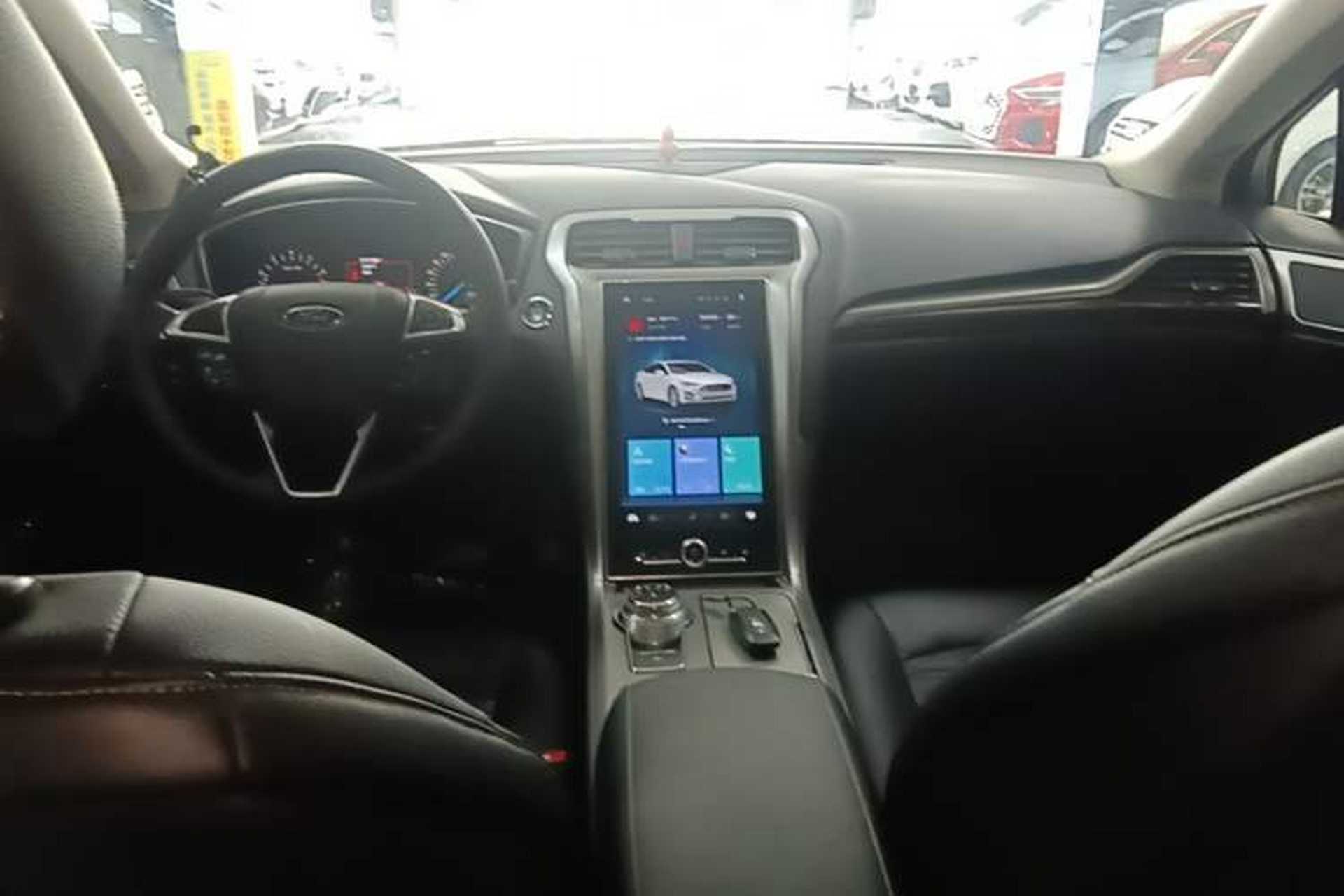 Used Ford Mondeo 2020 EcoBoost 180 Stylish Model Center Console