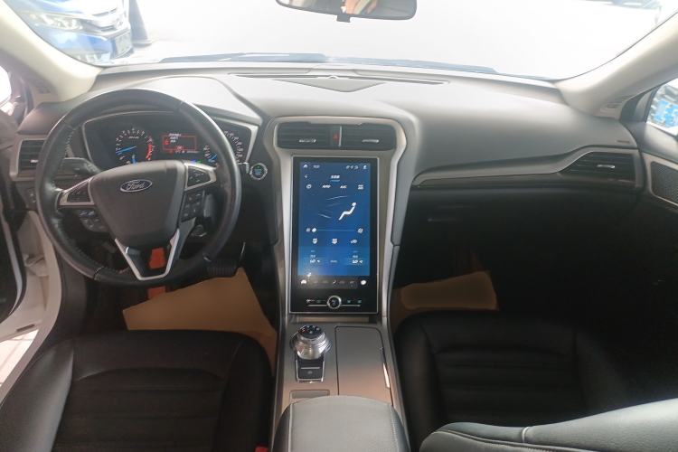 Used Ford Mondeo 2020 EcoBoost 180 Stylish Model Center Console