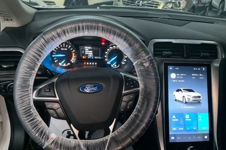 Used Ford Mondeo 2020 EcoBoost 180 Stylish Model Center Console