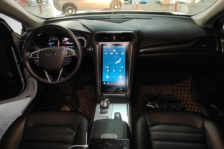Used Ford Mondeo 2020 EcoBoost 180 Stylish Model Center Console