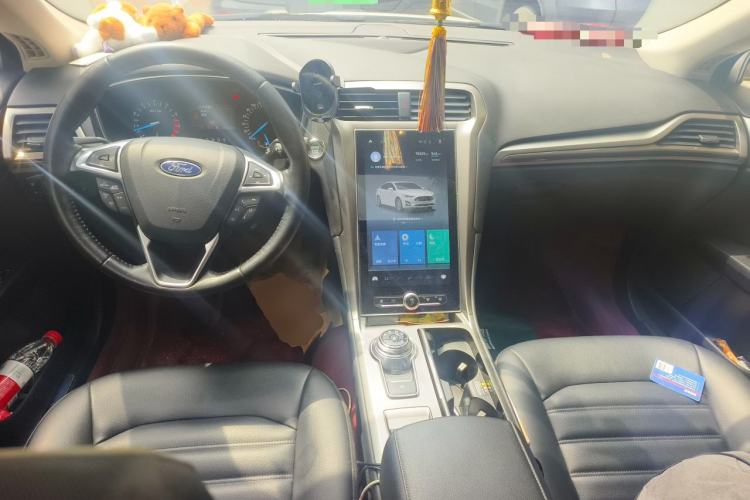 Used Ford Mondeo 2020 EcoBoost 180 Stylish Model Center Console