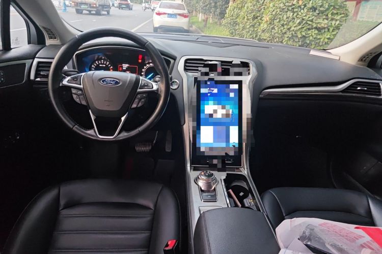 Used Ford Mondeo 2020 EcoBoost 180 Stylish Model Center Console