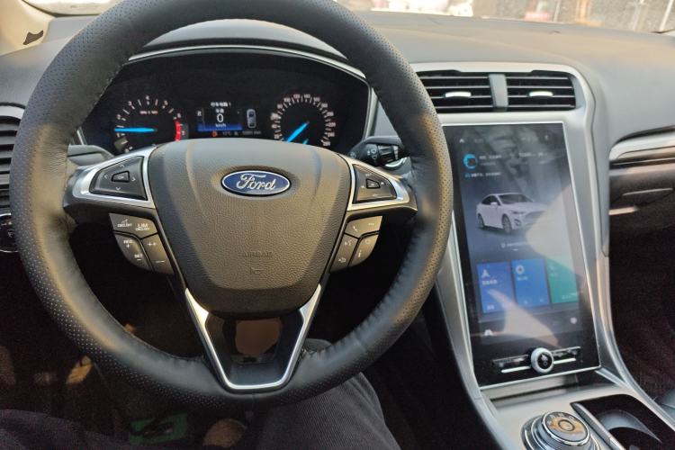 Used Ford Mondeo 2020 EcoBoost 180 Stylish Model Center Console