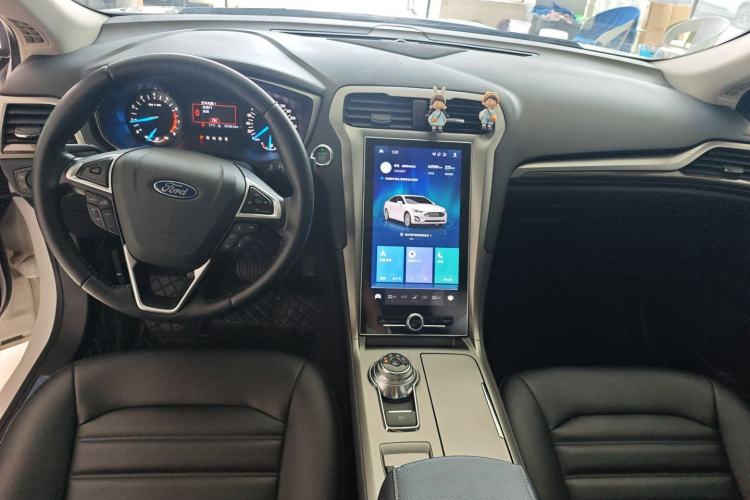 Used Ford Mondeo 2020 EcoBoost 180 Stylish Model Center Console