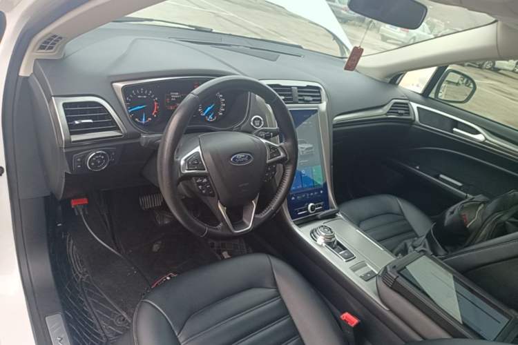 Used Ford Mondeo 2020 EcoBoost 200 Stylish Model Center Console