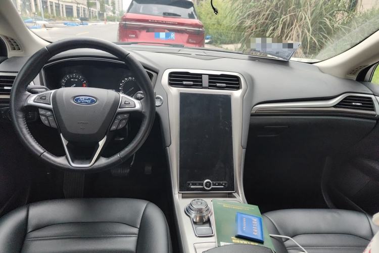 Used Ford Mondeo 2020 EcoBoost 180 Stylish Model Center Console