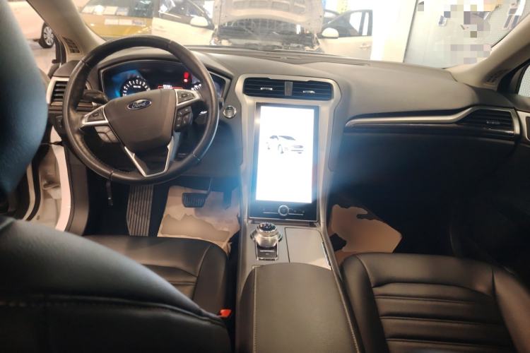 Used Ford Mondeo 2020 EcoBoost 180 Stylish Model Center Console