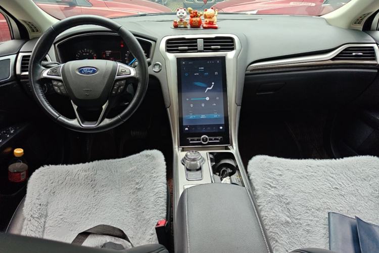 Used Ford Mondeo 2020 EcoBoost 180 Stylish Model Center Console