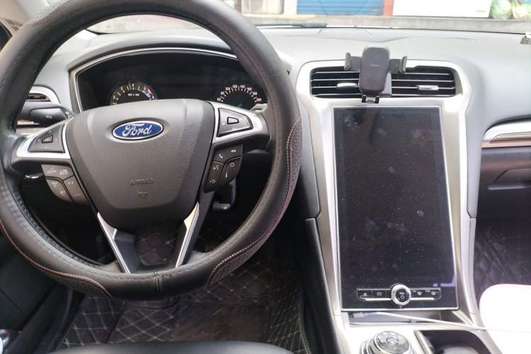 Used Ford Mondeo 2020 EcoBoost 200 Stylish Model Center Console