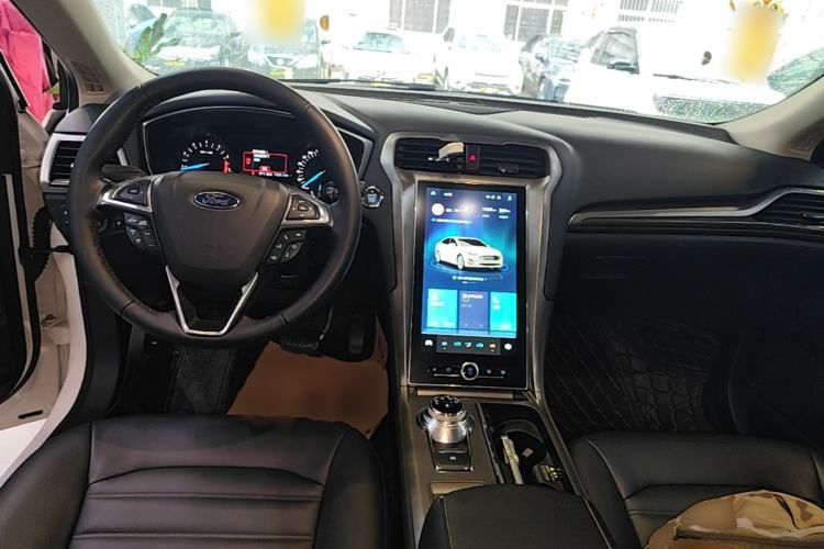 Used Ford Mondeo 2020 EcoBoost 180 Stylish Model Center Console