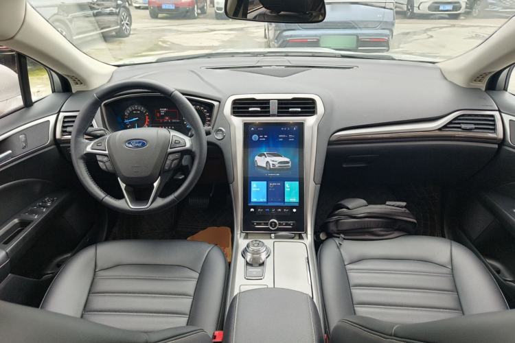 Used Ford Mondeo 2020 EcoBoost 180 Stylish Model Center Console