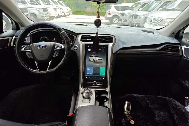 Used Ford Mondeo 2020 EcoBoost 180 Stylish Model Center Console