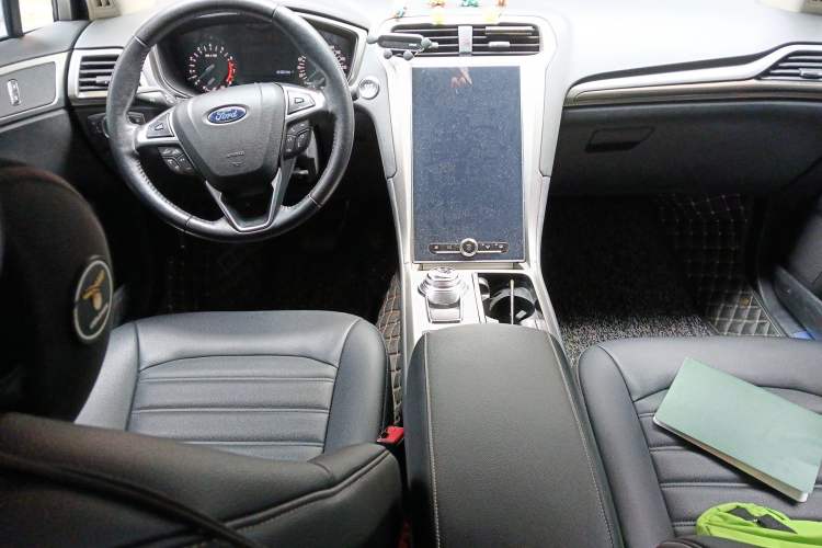 Used Ford Mondeo 2020 EcoBoost 180 Stylish Model Center Console