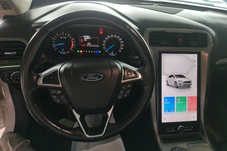 Used Ford Mondeo 2020 EcoBoost 180 Stylish Model Center Console