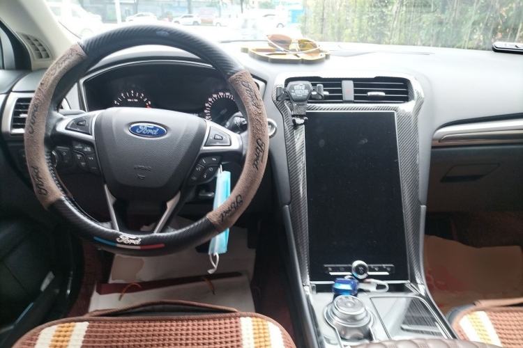 Used Ford Mondeo 2020 EcoBoost 180 Stylish Model Center Console