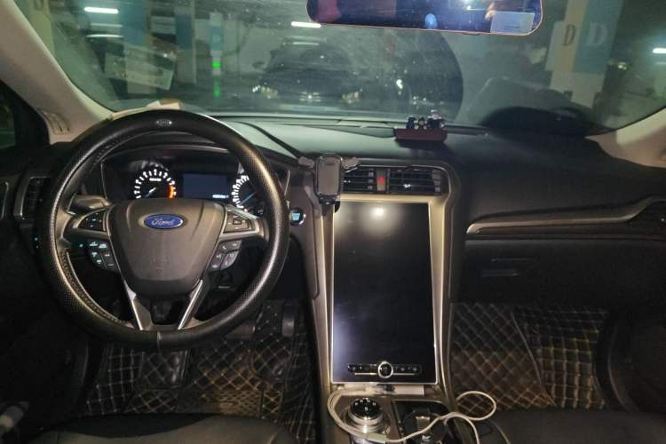 Used Ford Mondeo 2020 EcoBoost 200 Stylish Model Center Console