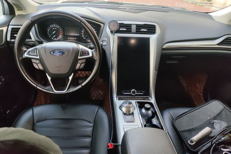 Used Ford Mondeo 2020 EcoBoost 200 Stylish Model Center Console
