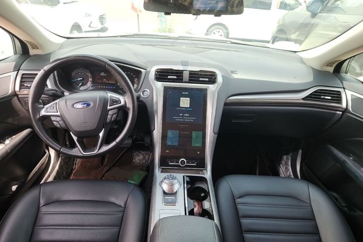 Used Ford Mondeo 2020 EcoBoost 180 Stylish Model Center Console
