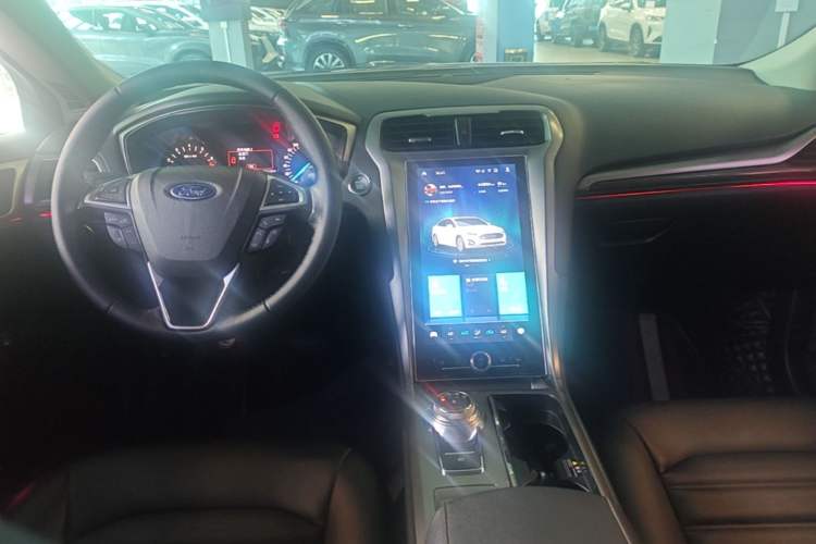 Used Ford Mondeo 2020 EcoBoost 180 Stylish Model Center Console