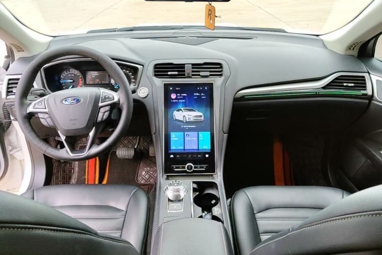 Used Ford Mondeo 2020 EcoBoost 180 Stylish Model Center Console