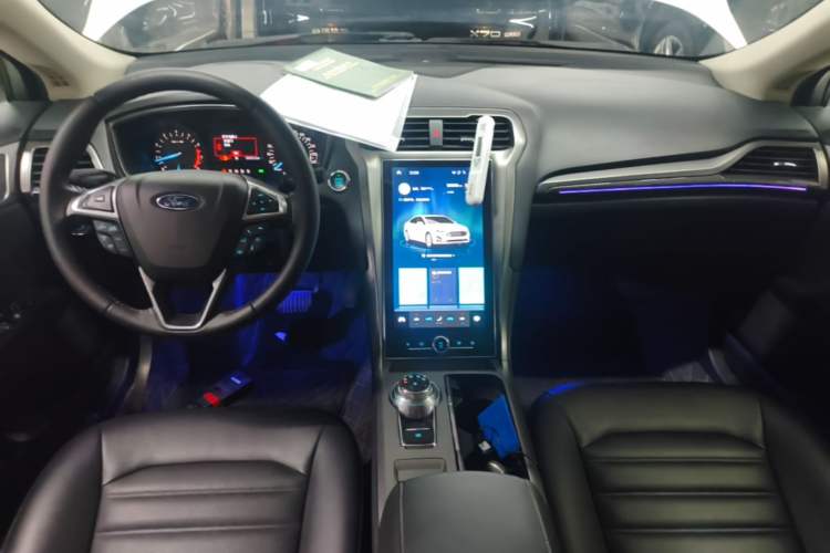 Used Ford Mondeo 2020 EcoBoost 180 Stylish Model Center Console