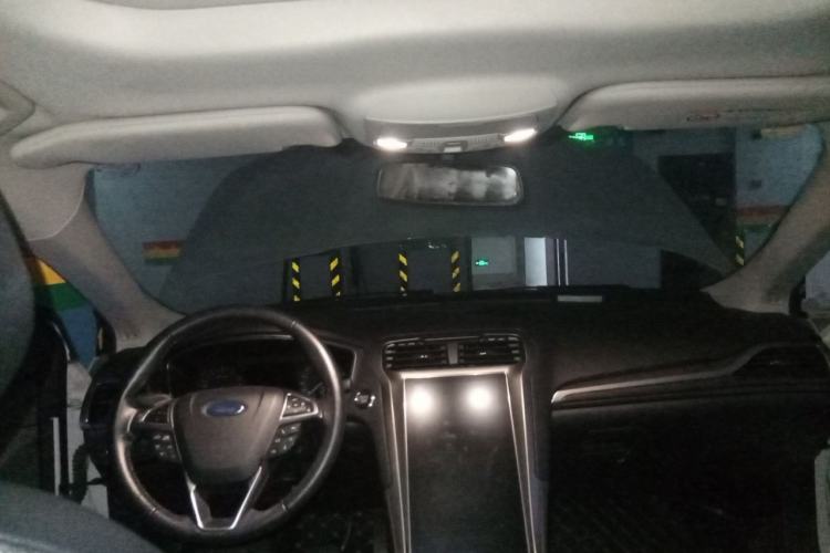 Used Ford Mondeo 2020 EcoBoost 180 Stylish Model Center Console