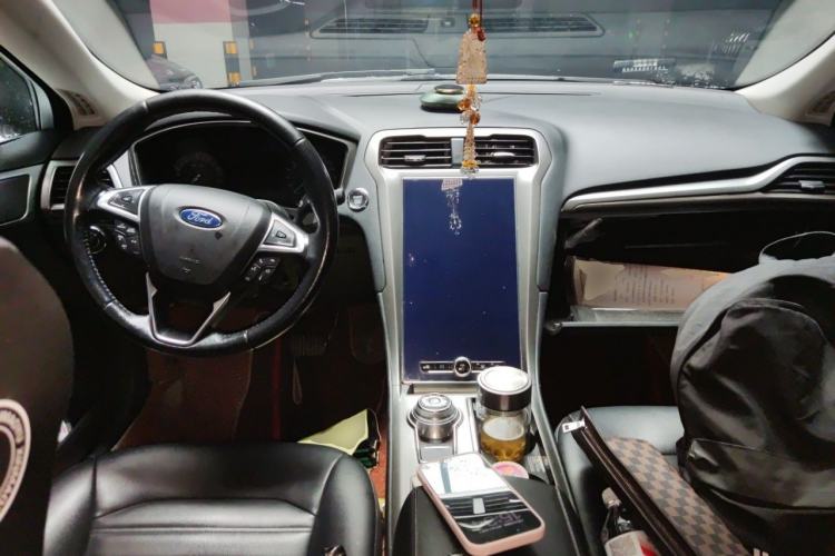 Used Ford Mondeo 2020 EcoBoost 180 Stylish Model Center Console